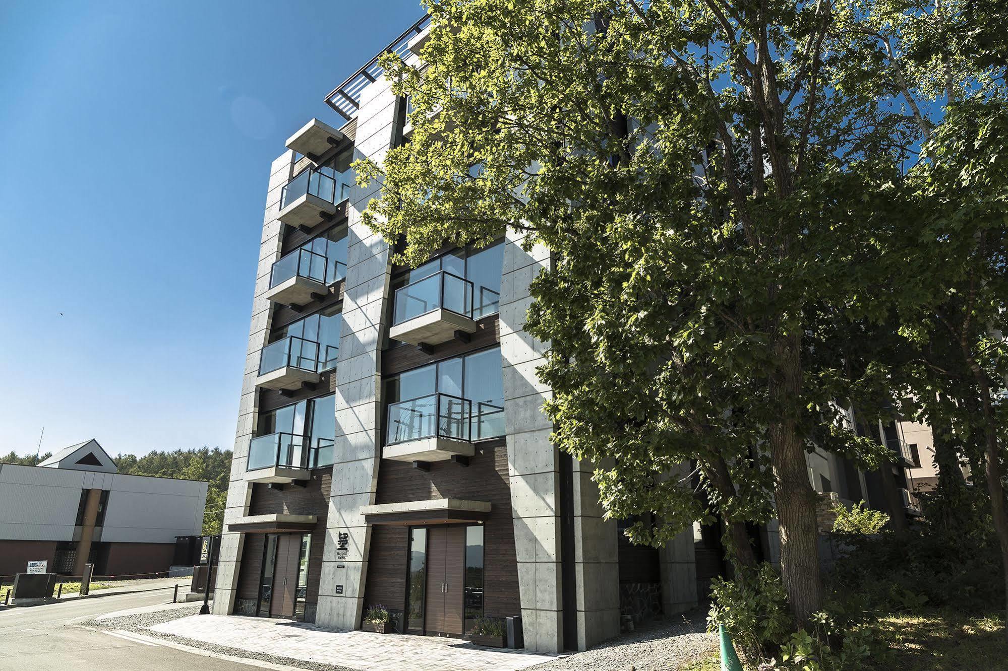 Miru Nozomi Views Aparthotel Кучан Екстериор снимка