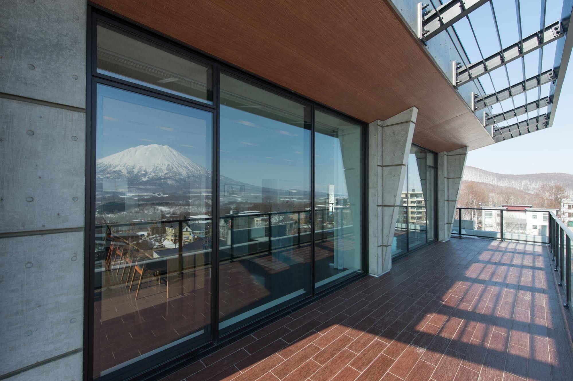 Miru Nozomi Views Aparthotel Кучан Екстериор снимка